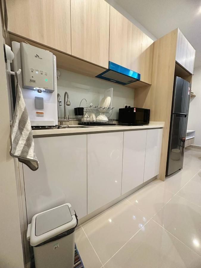 Sunset Seaview Studio Apartment At Kota Kinabalu City Centre Exterior foto